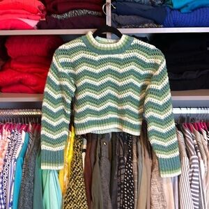 Hippie Rose green/teal/ivory chevron knitted cropped long sleeve sweater size XS